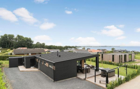 3 Bedroom Lovely Home In Sjølund in Sjølund